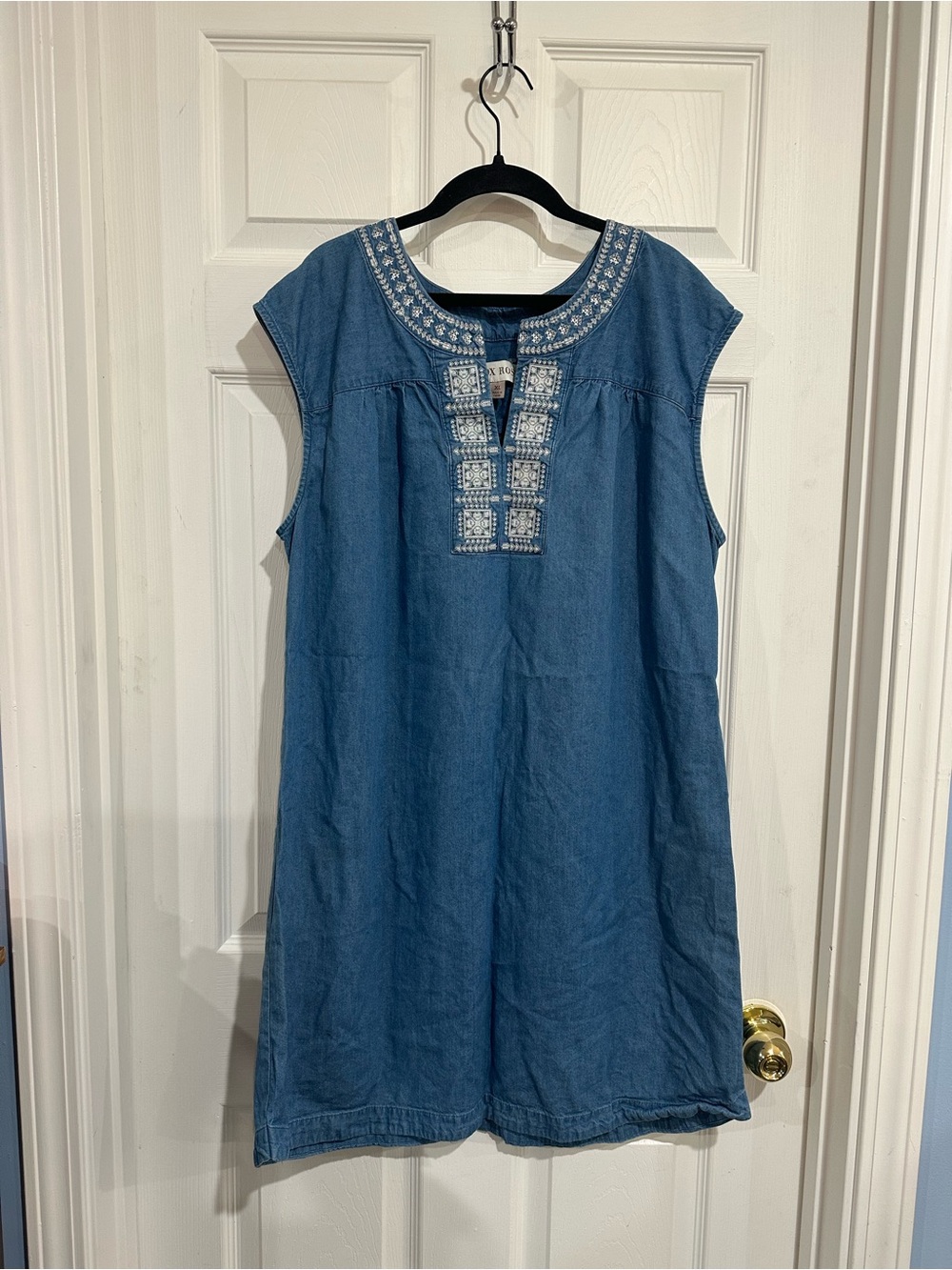 Knox Rose Embroidered Blue Denim Chambray Shift Dress
